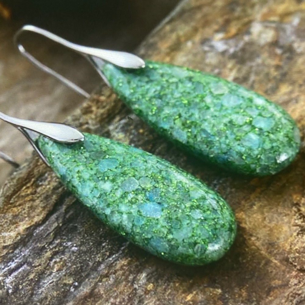 Chic Green Stone Drop Earrings